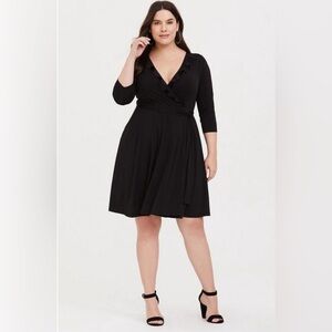 💜💚TORRID Black Ruffle Studio Knit Wrap Dress